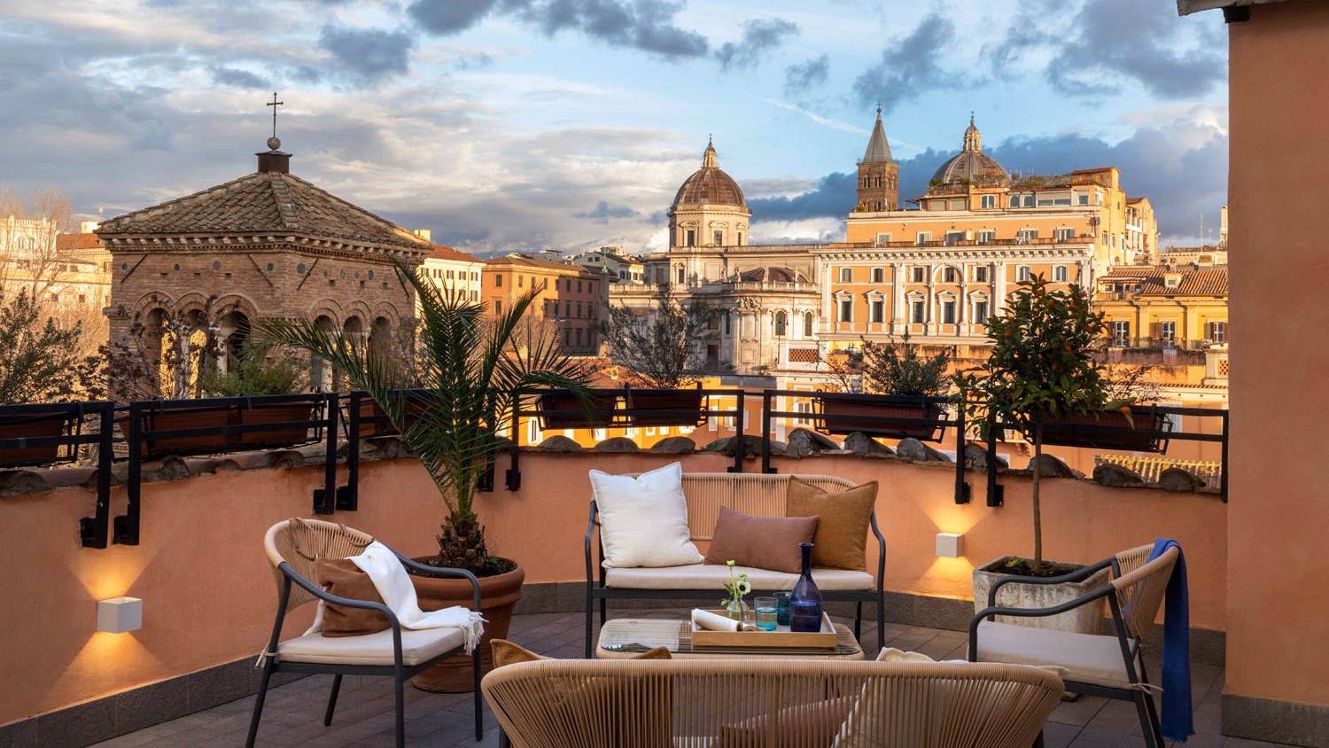Scenic Rooftop Terrace with Panoramic View of Rome - Hotel Viminale, BZAR hotels in Rome