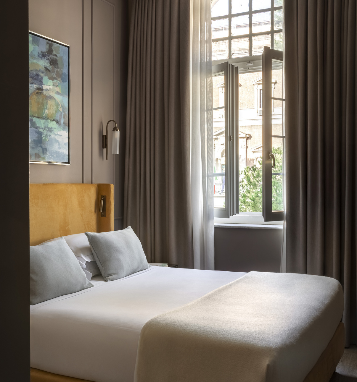 Double bed in the Standard Room - Hotel Viminale, BZAR hotels in Rome